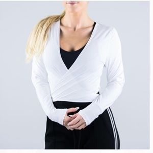 Buff bunny wrap top white. Size small